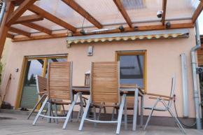 Romantische Ferienwohnung mit fantastischem Ausblick, Pool und Gartensauna